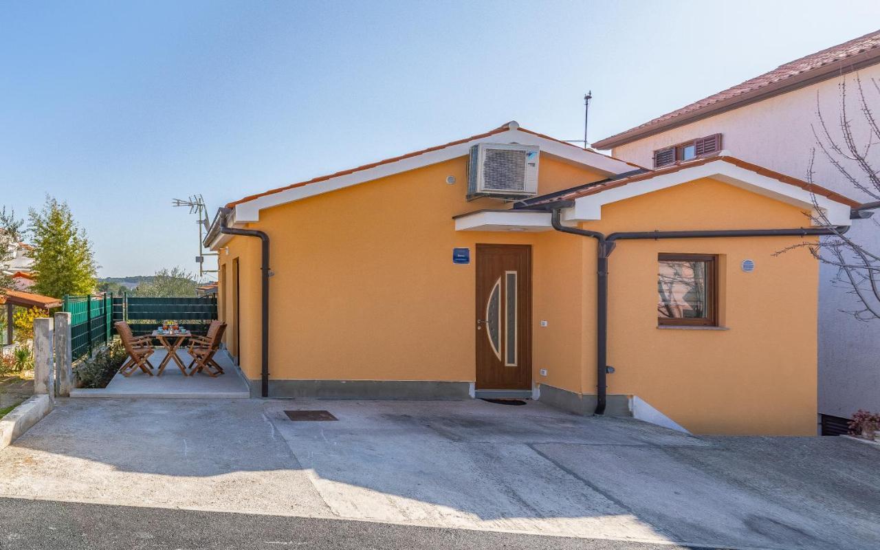 Apartment Blue Pula, New, Family Friendly, Comfortable, Free Parking And Wifi Kültér fotó