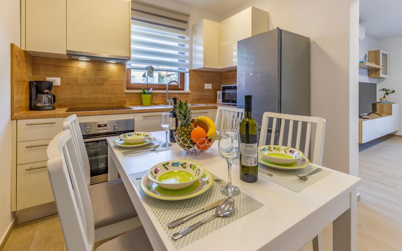 Apartment Blue Pula, New, Family Friendly, Comfortable, Free Parking And Wifi Kültér fotó
