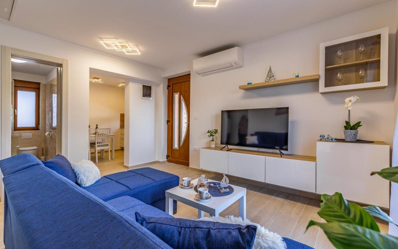 Apartment Blue Pula, New, Family Friendly, Comfortable, Free Parking And Wifi Kültér fotó